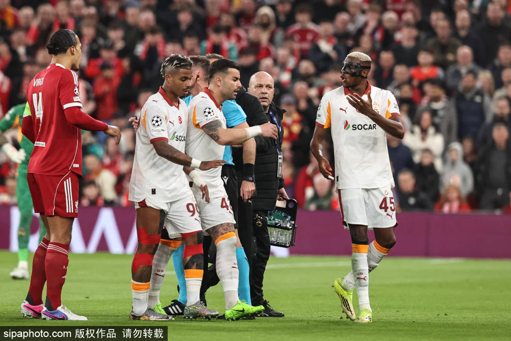 新星闪耀安菲尔德：恩古莫哈的“萨拉赫式”进球与斯洛特的幸福烦恼